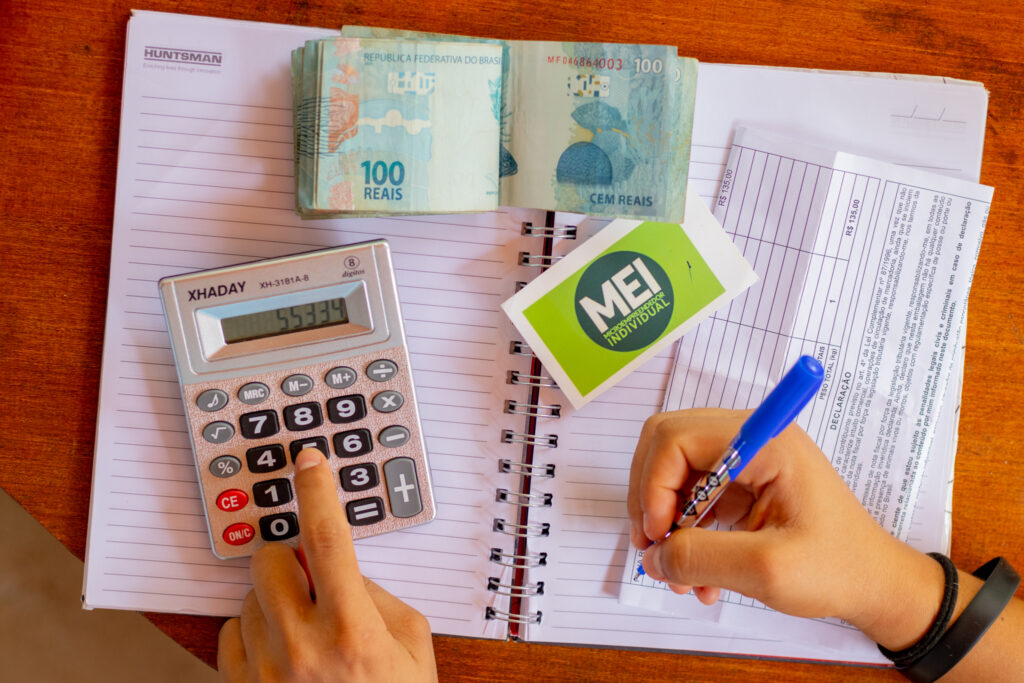 Quer se tornar MEI, mas tem medo dos valores a se pagar? Veja a solução.