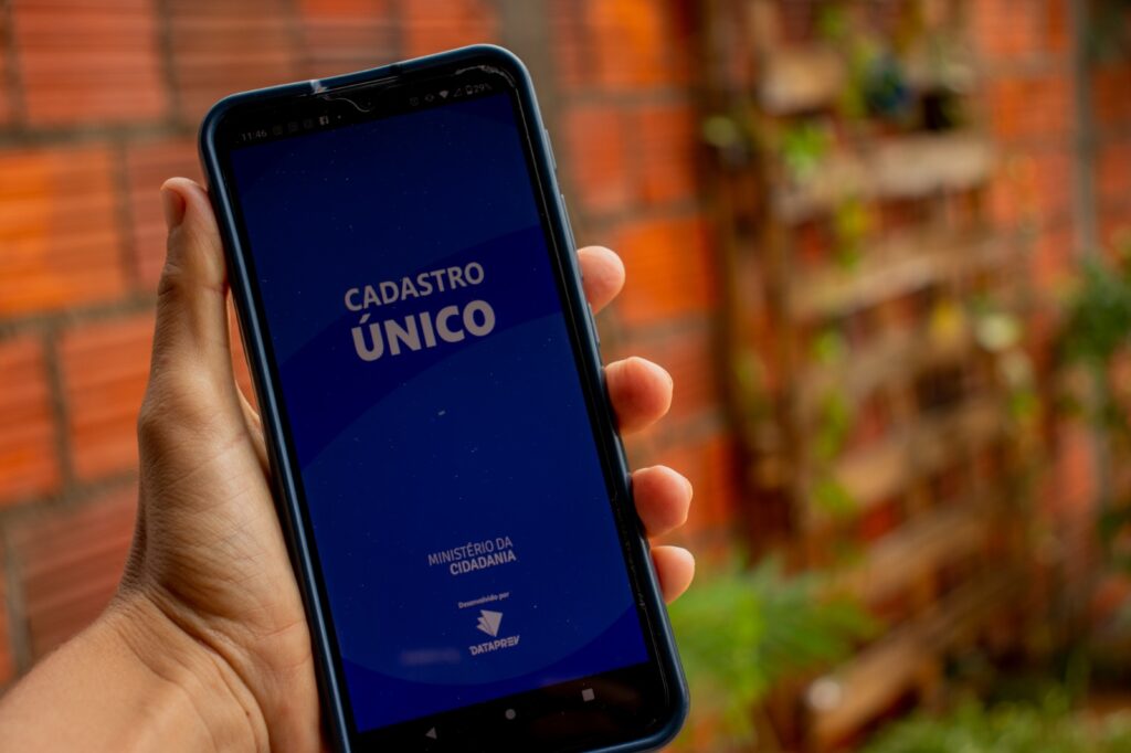Descubra critérios para sacar auxílio do CadÚnico de R$ 200 pelo Caixa Tem