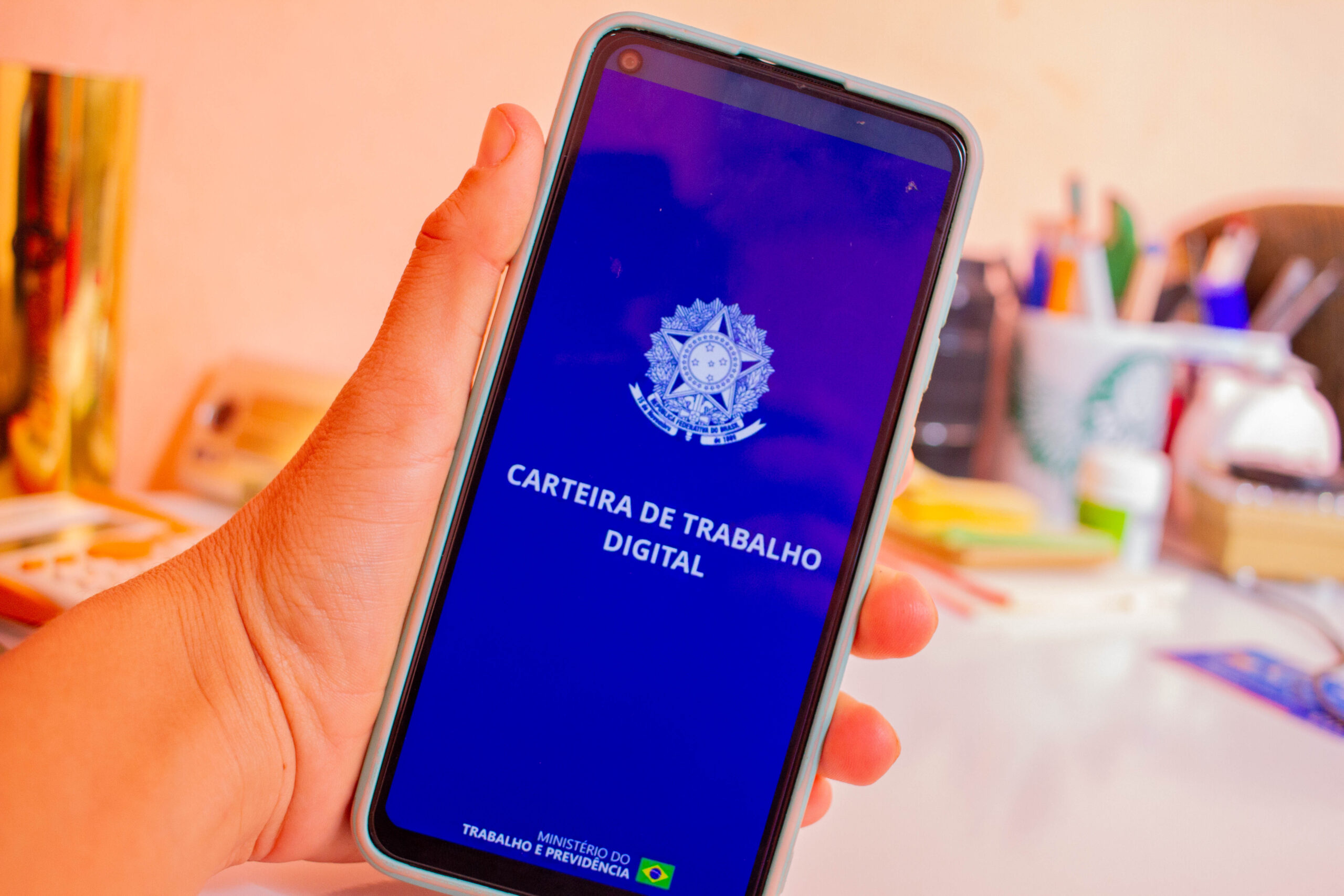 Você sabia que pode arrumar emprego com ajuda da Carteira de Trabalho Digital? Veja como.