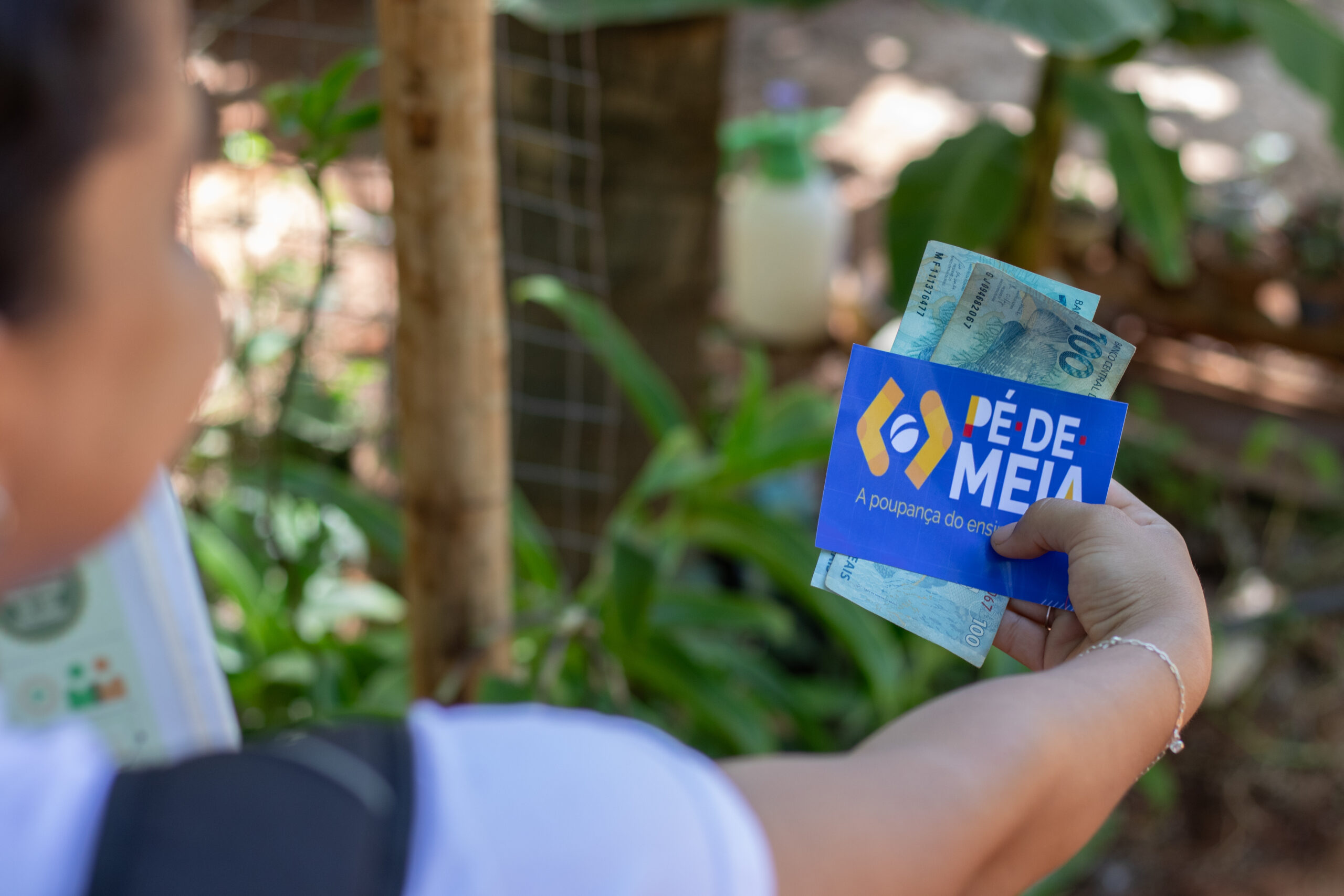 O Pé-de-Meia é um benefício que pode ajudar milhares de estudantes anualmente.