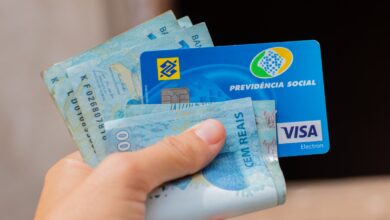 Famílias com renda baixa podem receber auxílio de R$ 1.518 pelo INSS; confira!