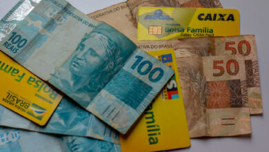 O governo informou que beneficiários devem manter dados atualizados do Bolsa Família.