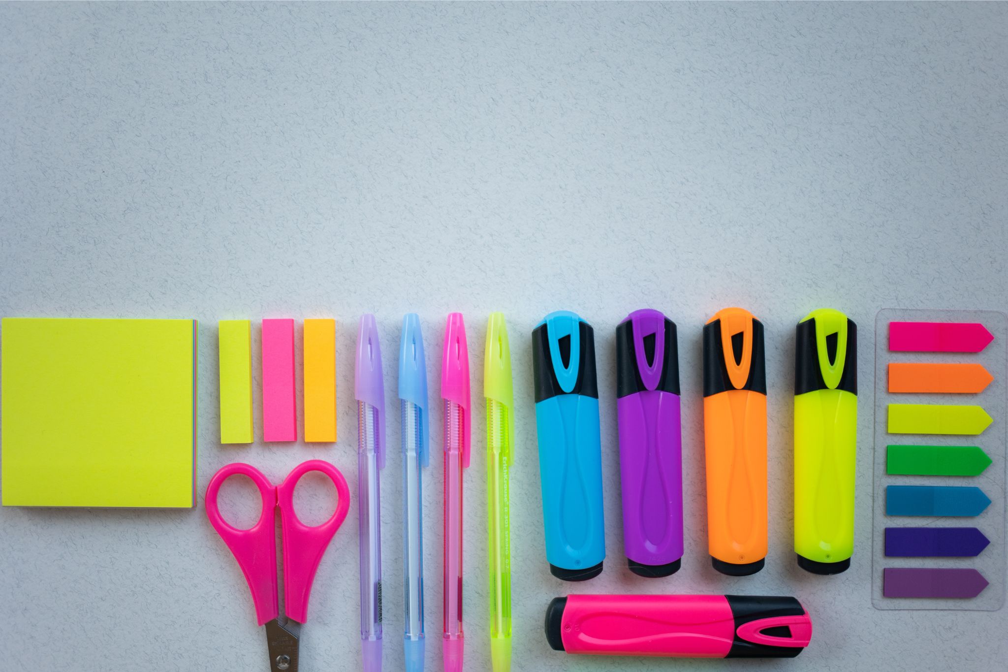 O governo estadual vai liberar o Kit Escolar para alunos não precisarem comprá-lo.
