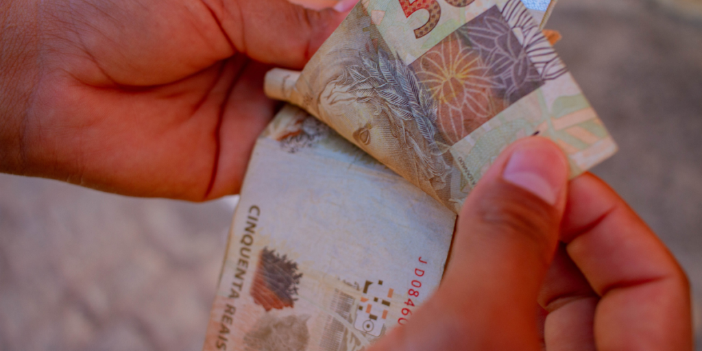 Grana extra de R$ 150 para estudantes do CadÚnico confira se o seu NIS está apto a receber o auxílio