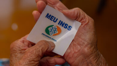 Os peritos do INSS estão em greve. Veja como proteger os seus pagamentos mensais.