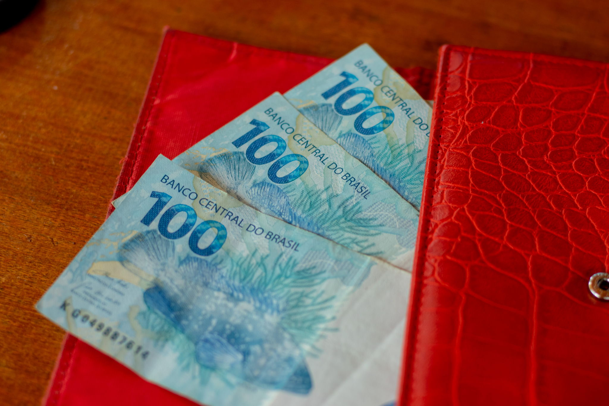 Mães brasileiras têm até o dia 19 de janeiro para solicitar benefício EXTRA de R$ 300