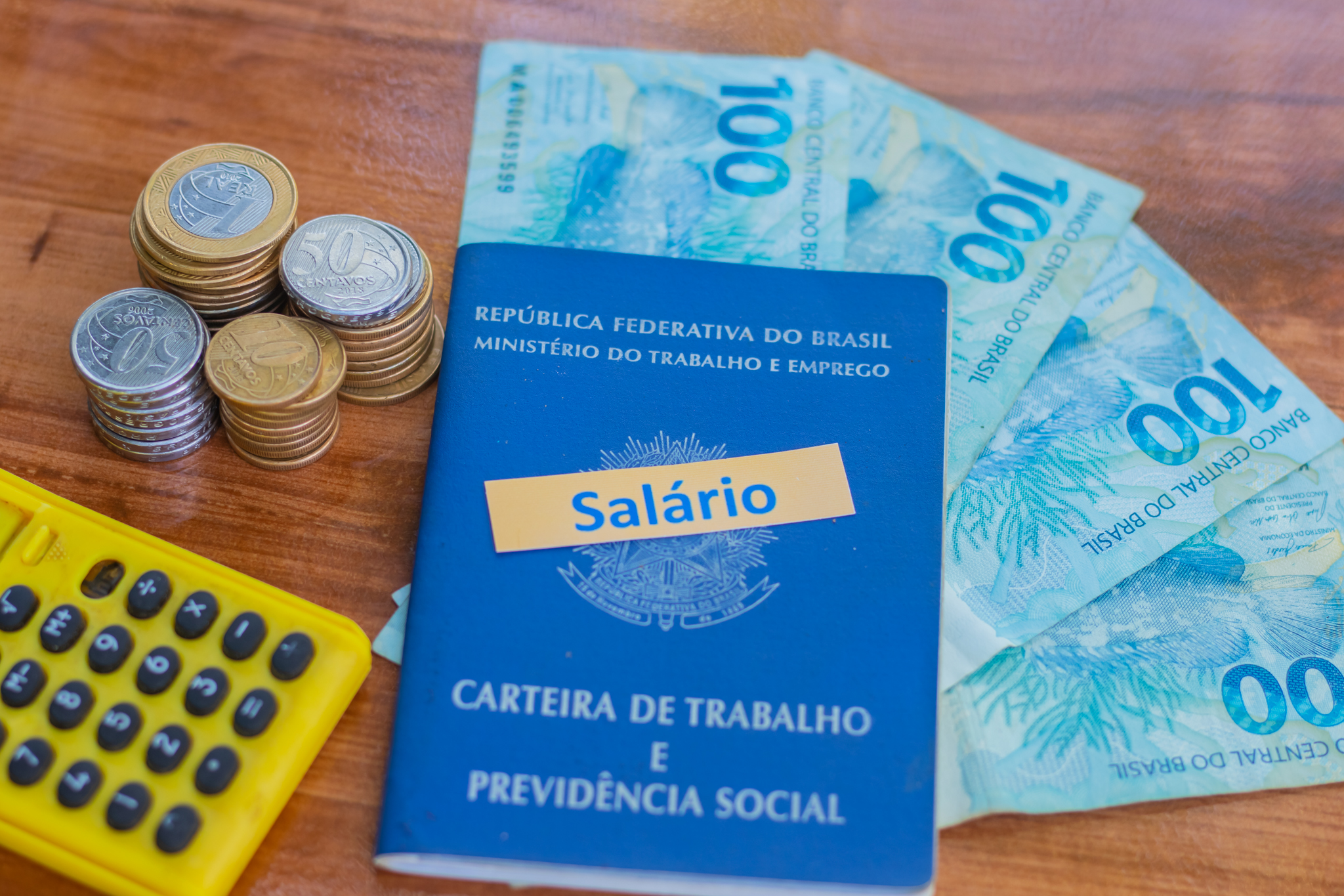 Vai receber mínimo neste ano? Veja quando o valor começa a valer!
