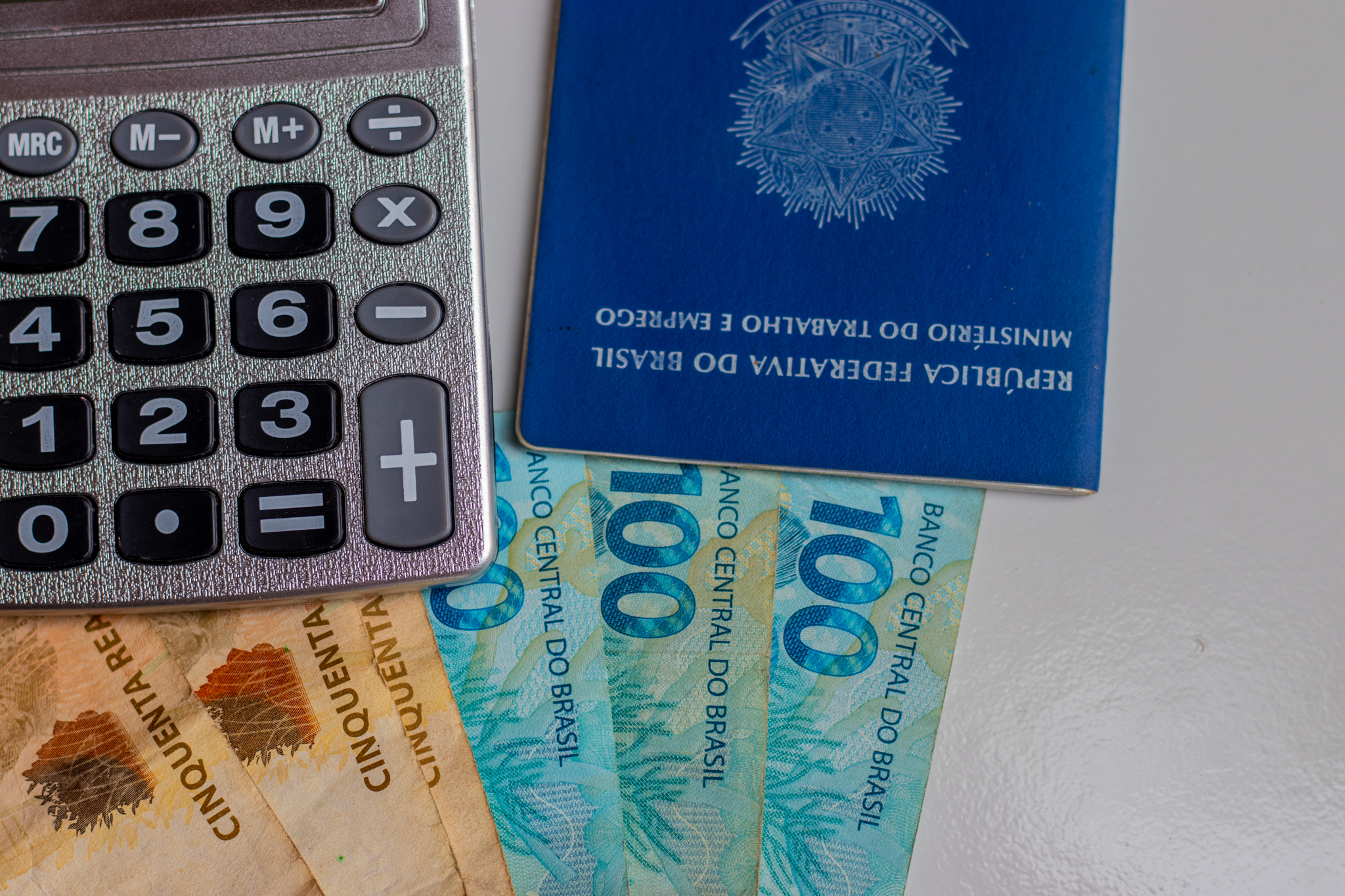 Os trabalhadores de baixa renda já podem ficar animados, pois o pagamento do PIS/Pasep vem aí.
