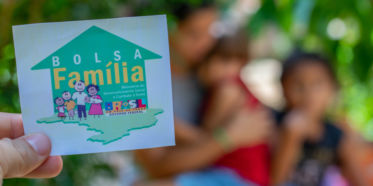 Parcelas do Bolsa Família liberadas, mas dinheiro não caiu na conta Veja como resolver agora