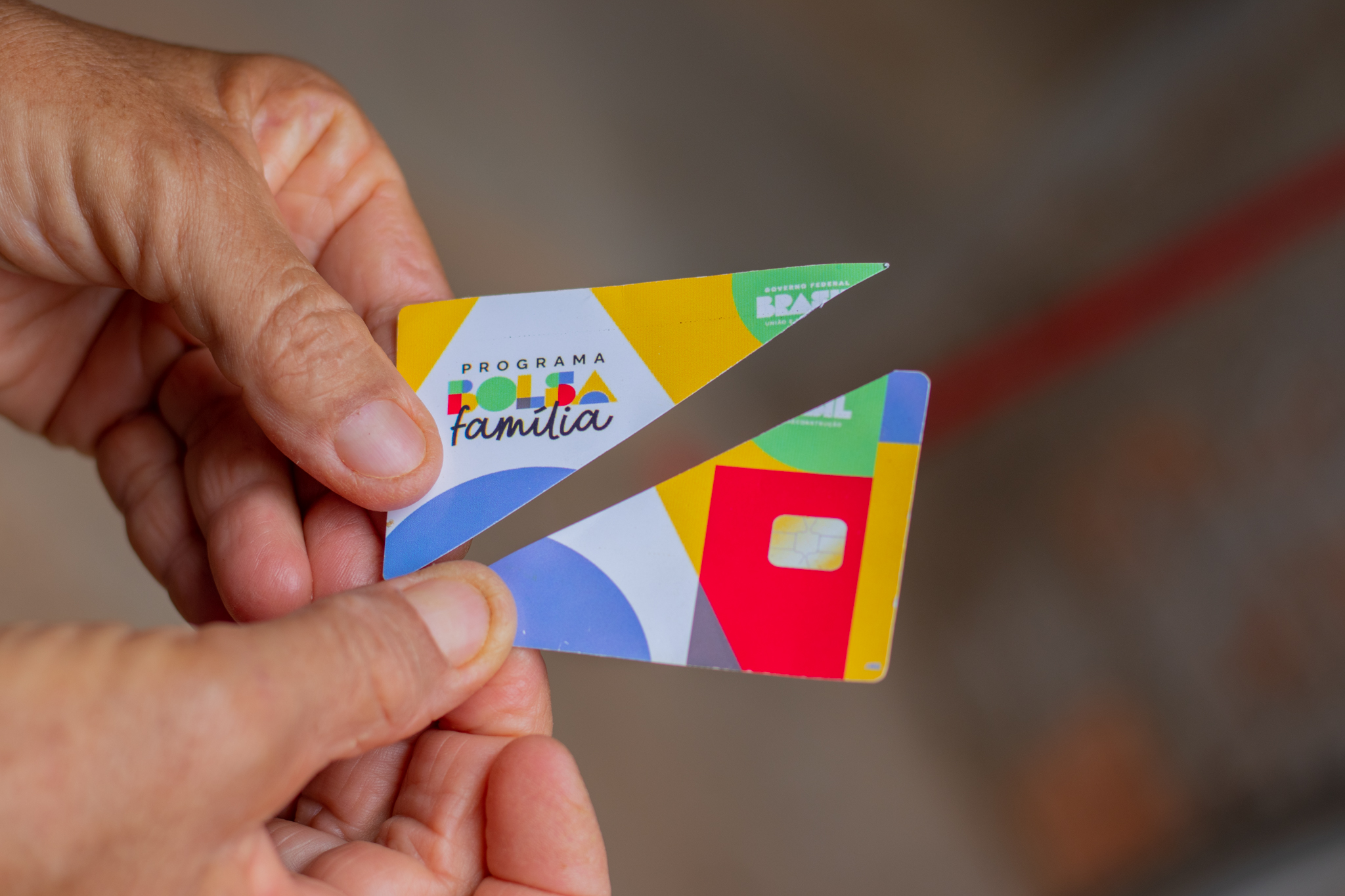 Por conta de novas regras, diversas famílias são REMOVIDAS do Bolsa Família; veja!