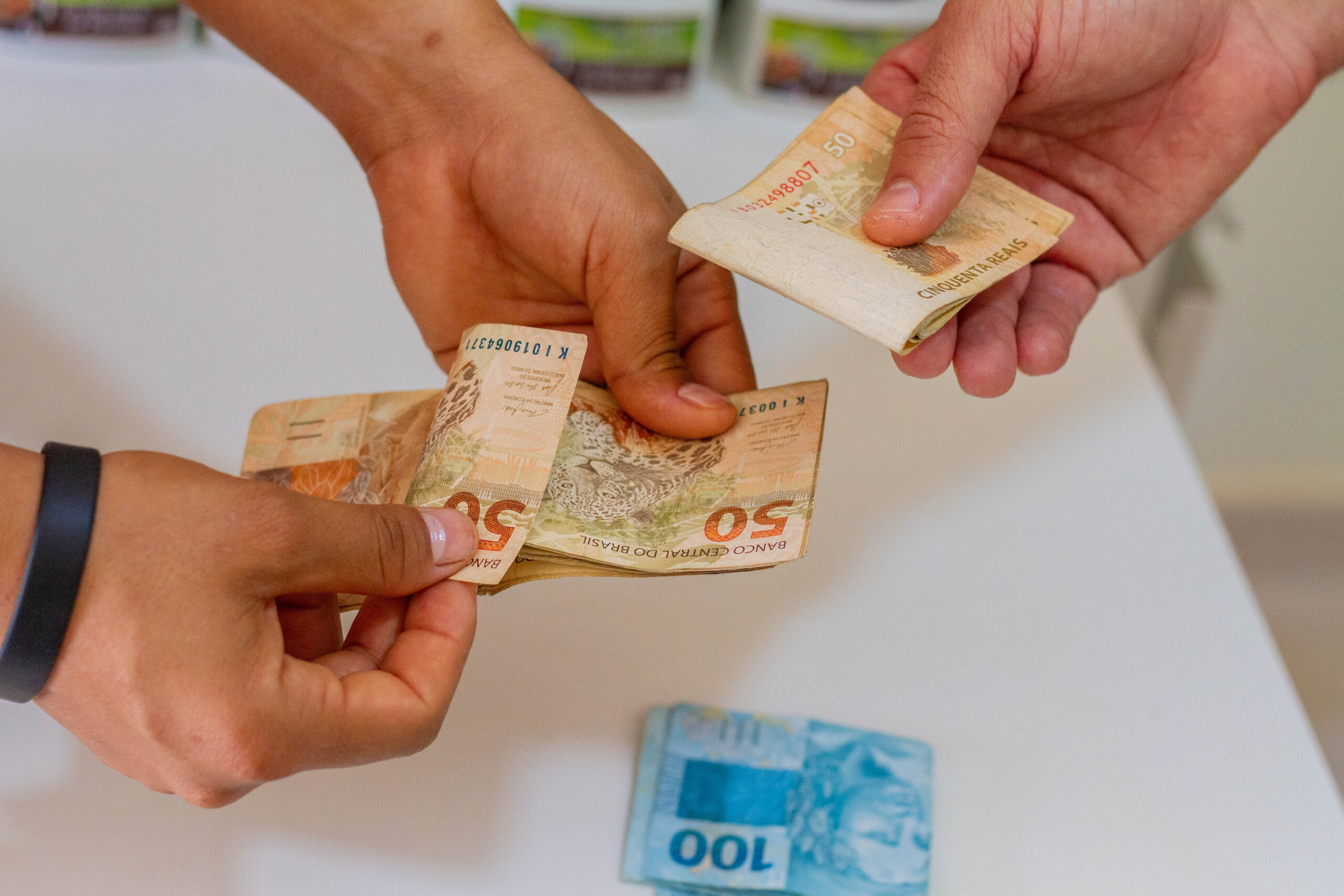 O salário mínimo e outros benefícios passaram por algumas alterações. Confira as mudanças.