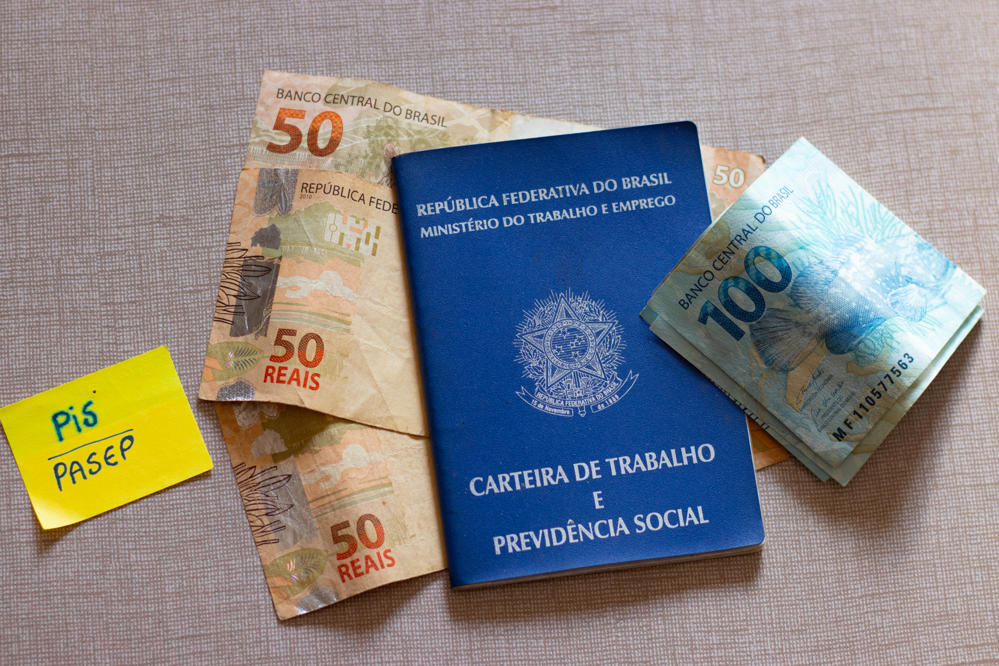 Precisando de dinheiro? Veja como solicitar o seguro-desemprego.