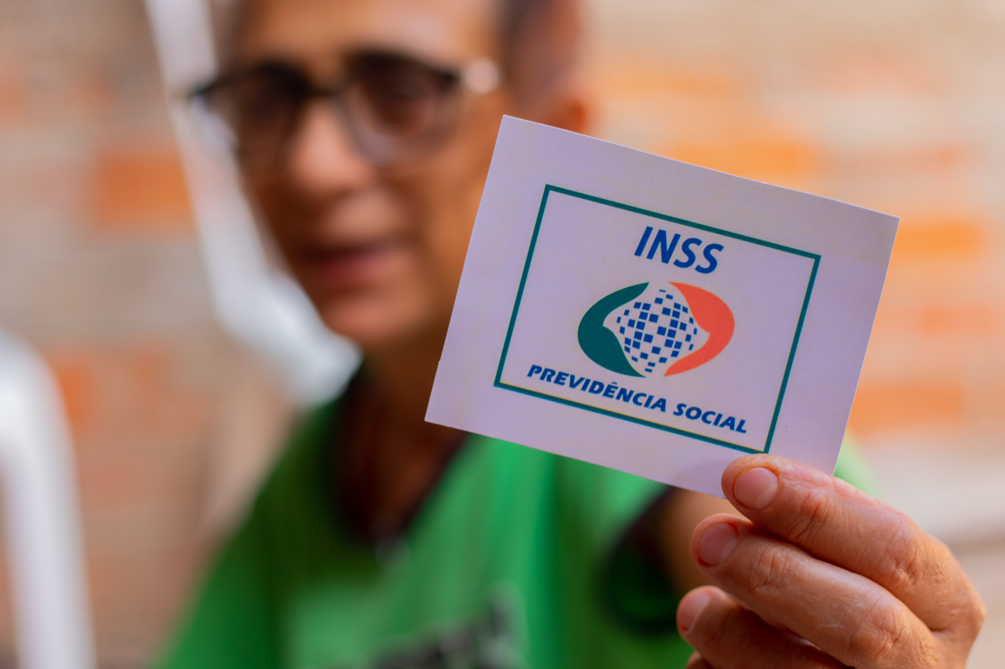 Se você quer receber o teto do INSS, veja como funciona o procedimento.
