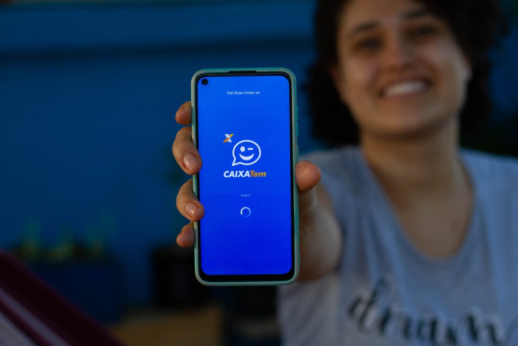 Se você tem conta no Caixa Tem, veja como pedir seu cartão de crédito sem anuidade.