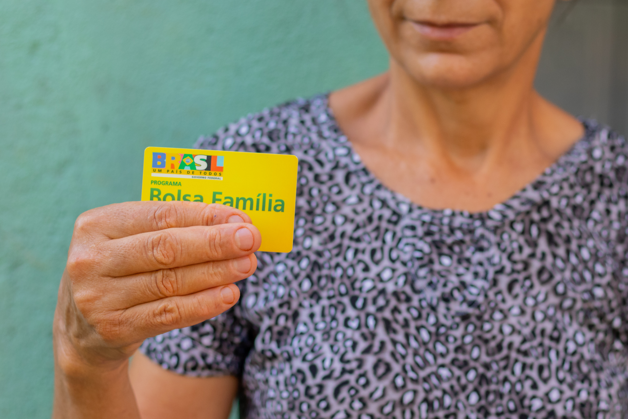 Aprenda a sacar seu Bolsa Família sem precisar de cartão do benefício: método FÁCIL!