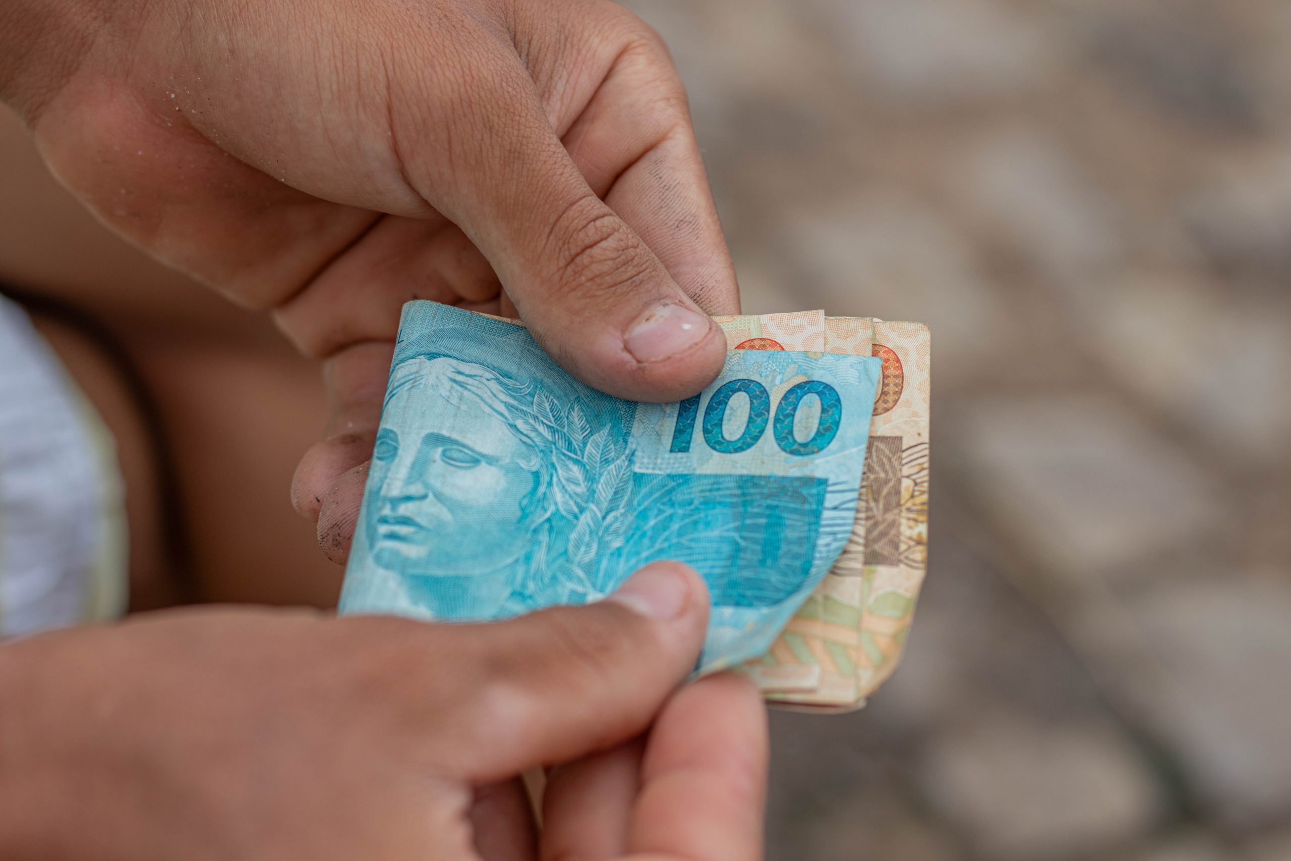 Auxílio Gás e Pé-de-Meia podem ser interrompidos? TCU mandou a letra!
