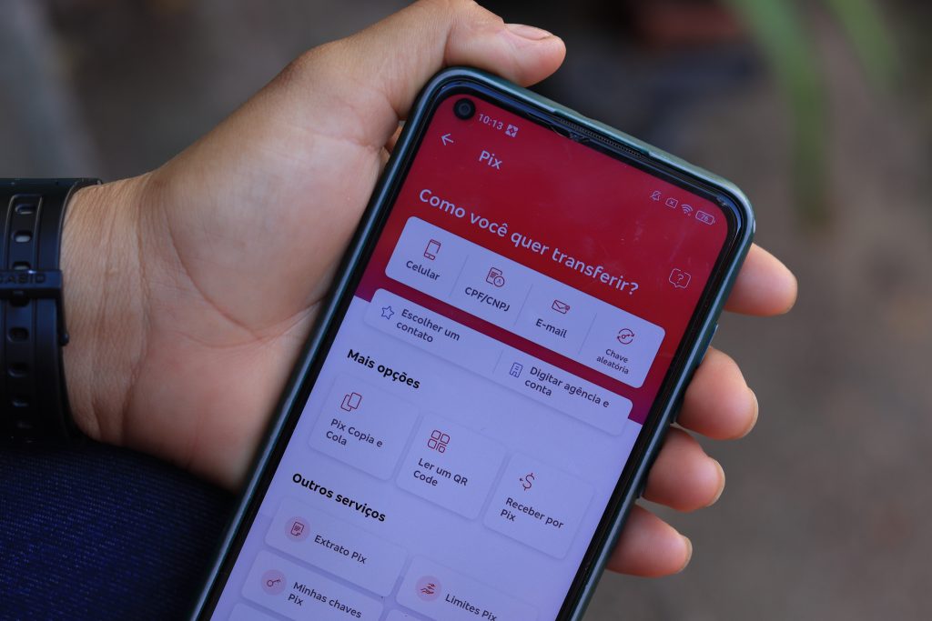 Banco Central anuncia PIX por aproximação; descubra as vantagens e aprenda a usar