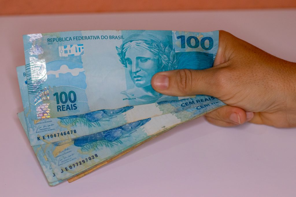 Caixa e prefeitura liberam saque extraordinário de 4 salários mínimos: veja COMO solicitar!