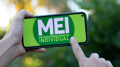Se você é microempreendedor, veja como será a implementação do cartão MEI.