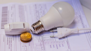 A conta de luz pode não abaixar nos próximos meses. Entenda.
