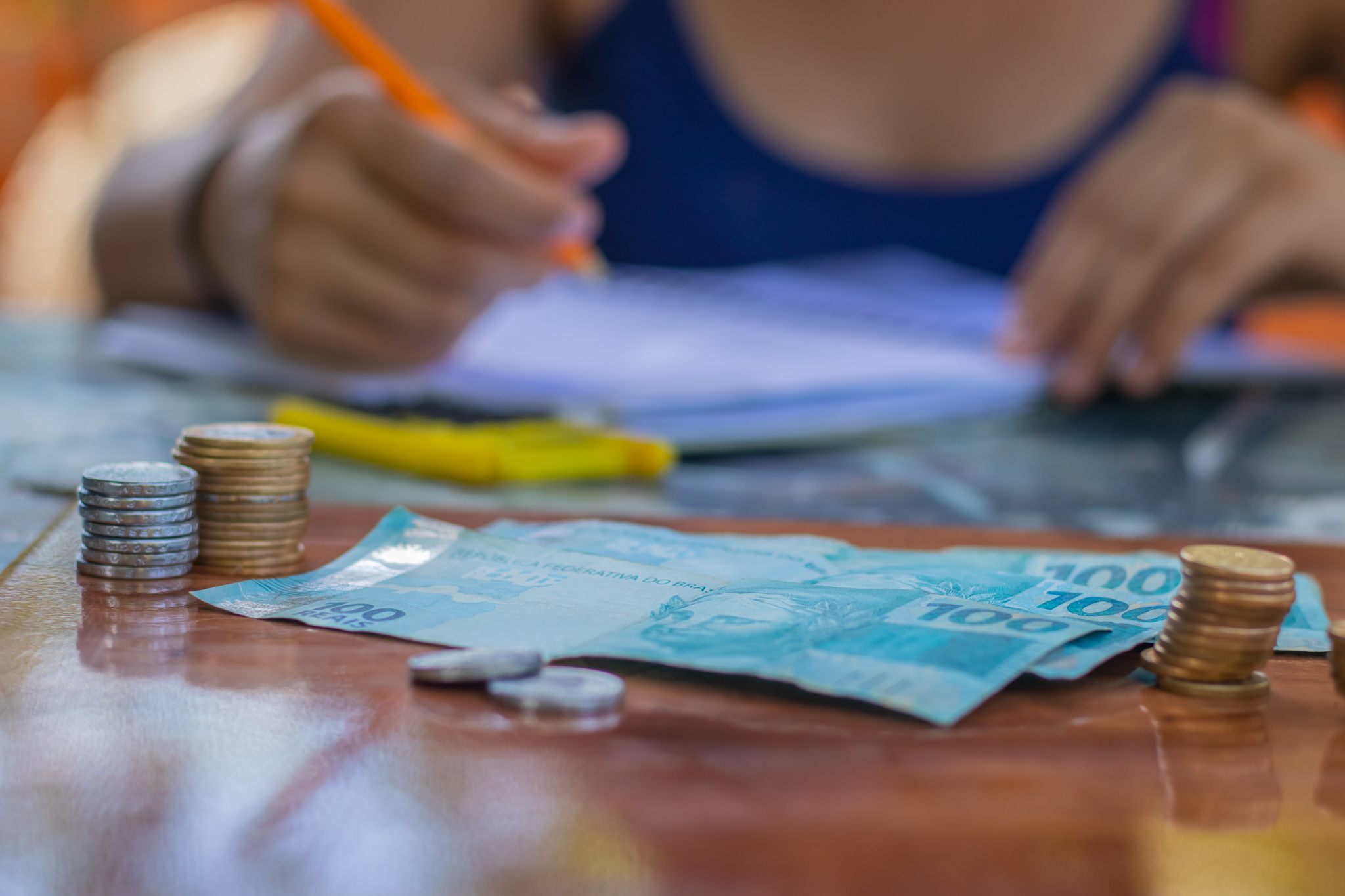 Está com muitas dívidas em aberto? Veja como participar do feirão do Serasa.