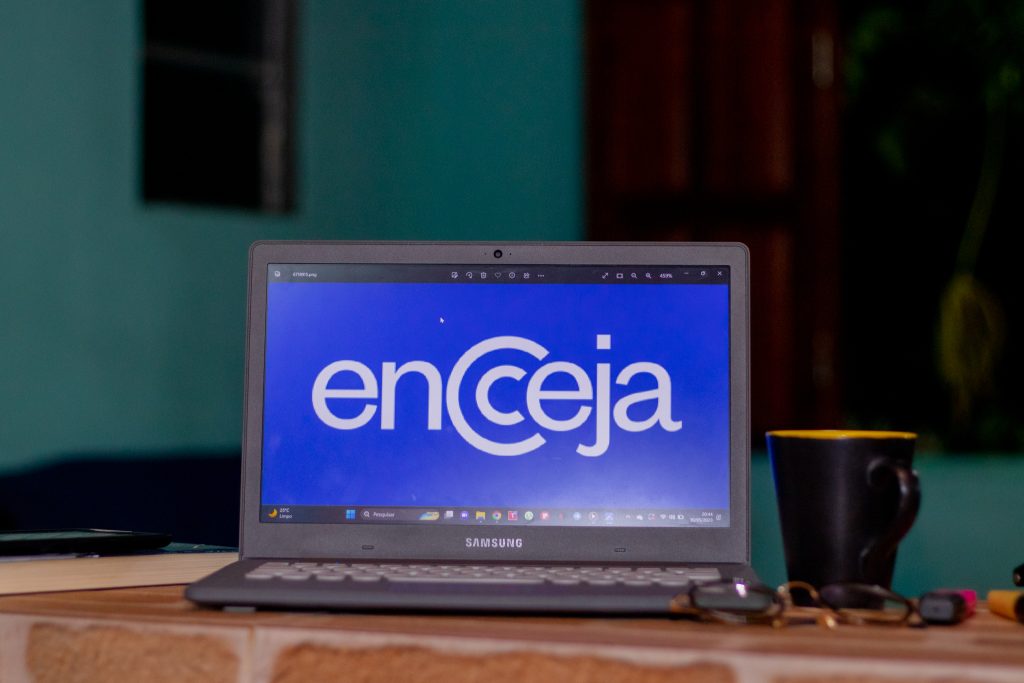 Vai aprticipar do Encceja 2025? Veja como funciona o procedimento.