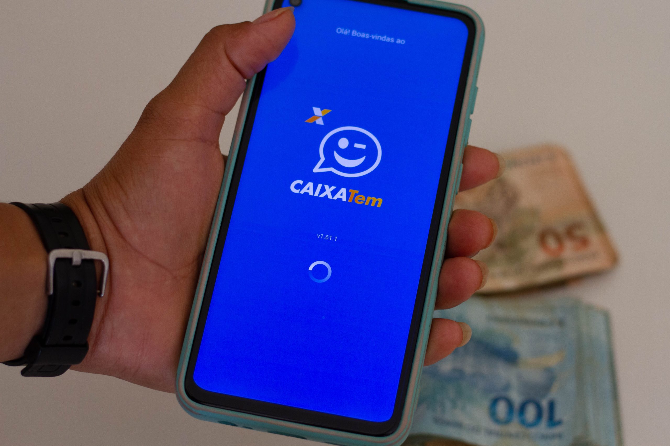 Pensando em abrir conta no caixa Tem? Veja quais benefícios ele entrega.