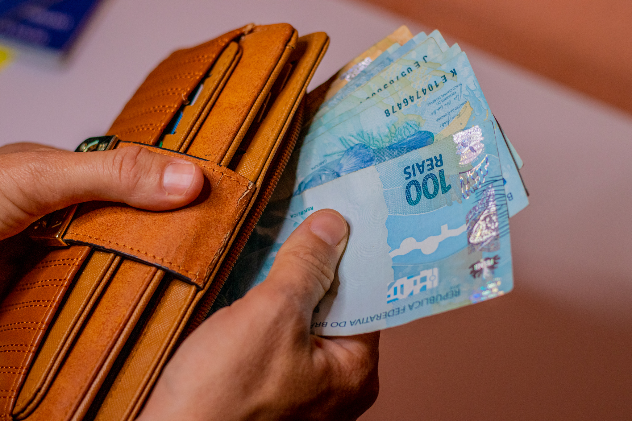 Se você faz parte desse grupo de brasileiros, pode ter direito ao Auxílio Gás.