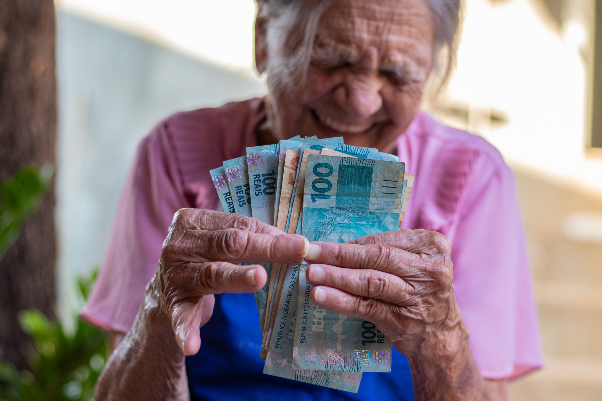 O INSS suspendeu seu benefício? Veja como recuperar os pagamentos.