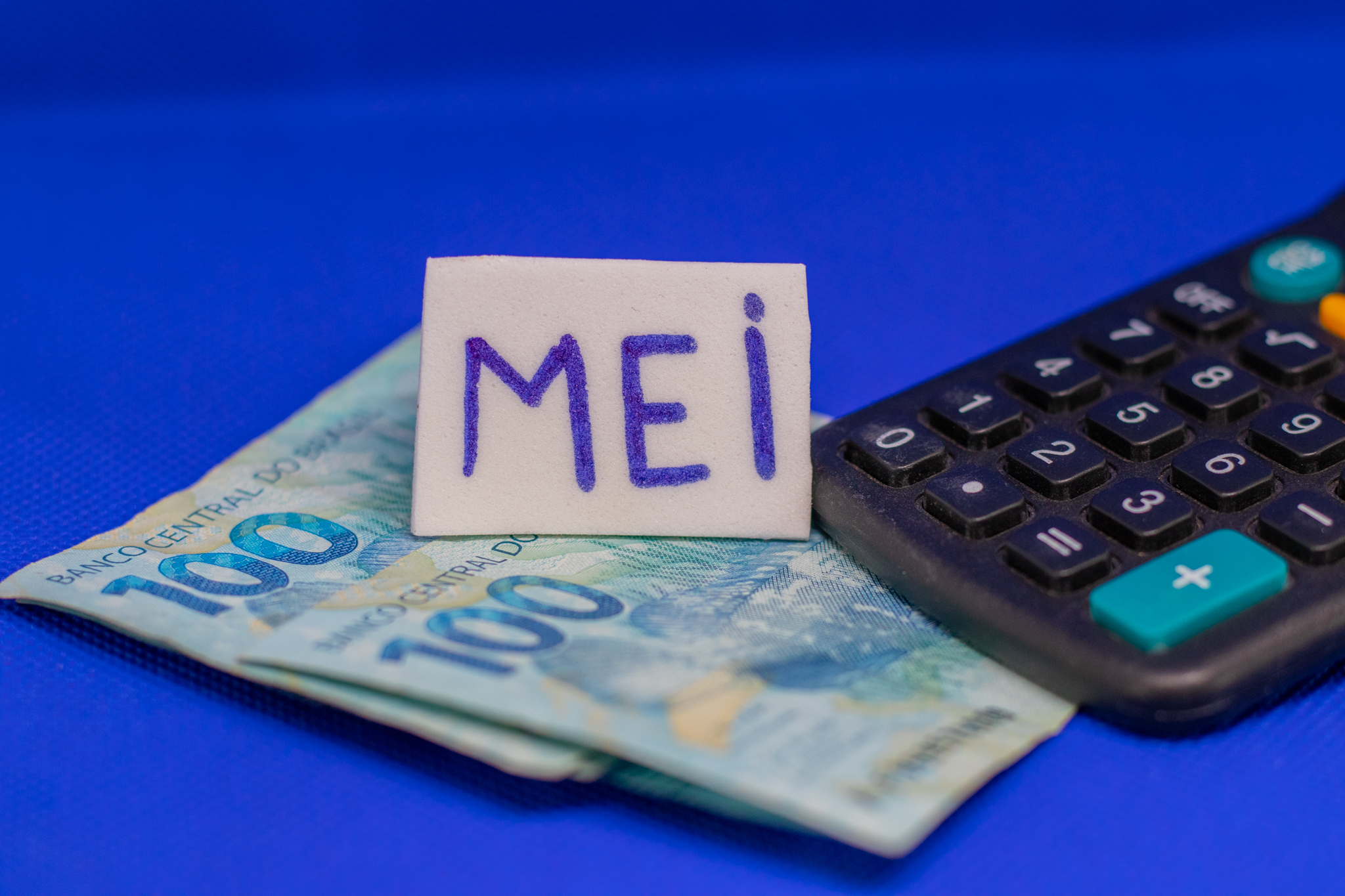 O MEI vai precisar ficar de olho nos gastos, já que a contribuição mensal vai aumentar.
