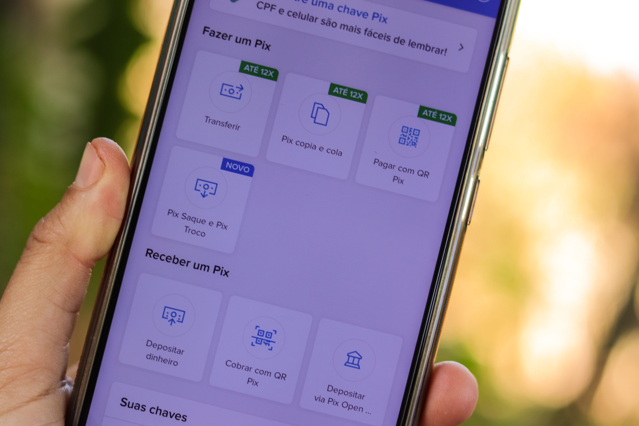 PIX por aproximação entra em vigor e define limites para cada banco: confira lista!