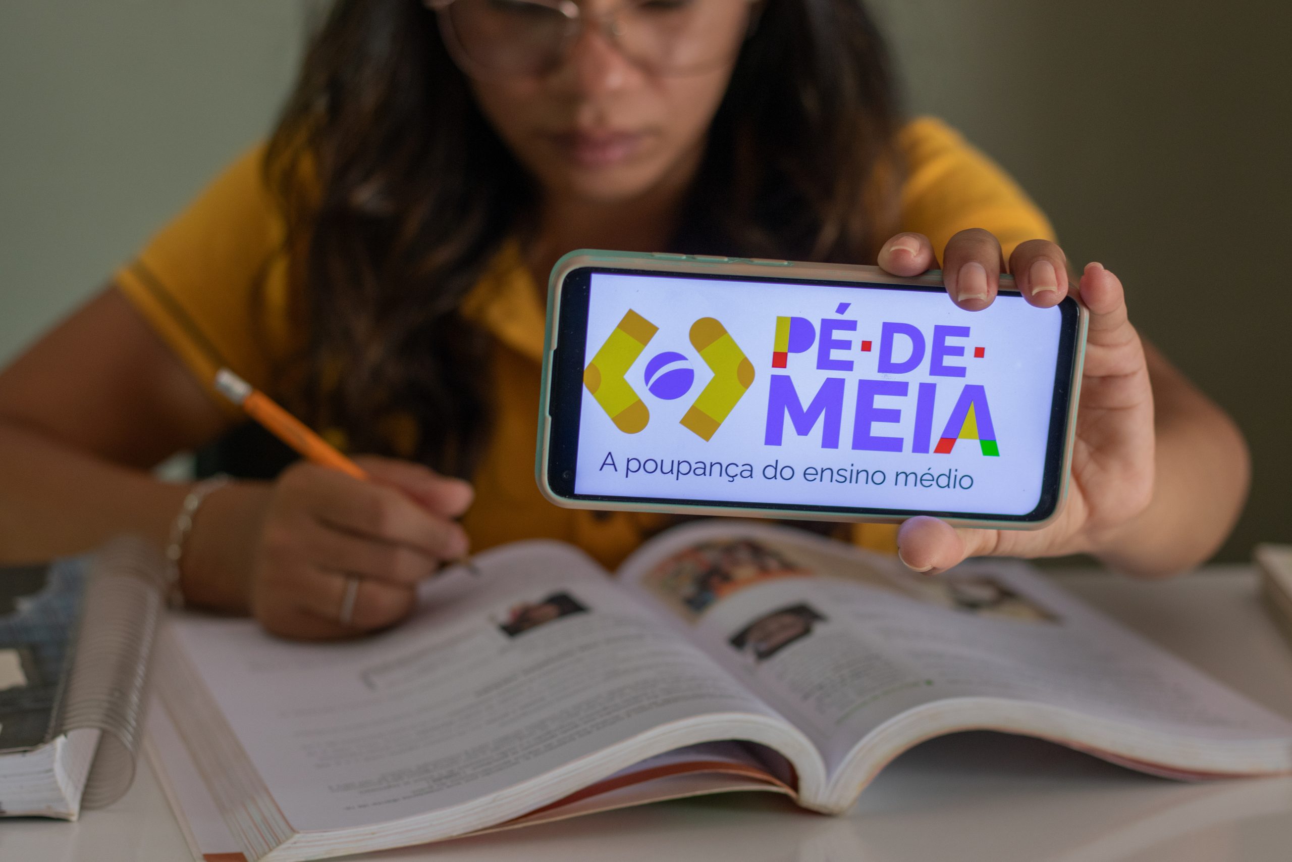 Se você não recebeu os extras do Pé-de-Meia deste ano, veja o que fazer.