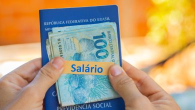 Se você é trabalhador, fique atento ao que fazer se achar descontos que não devem existir no salário.