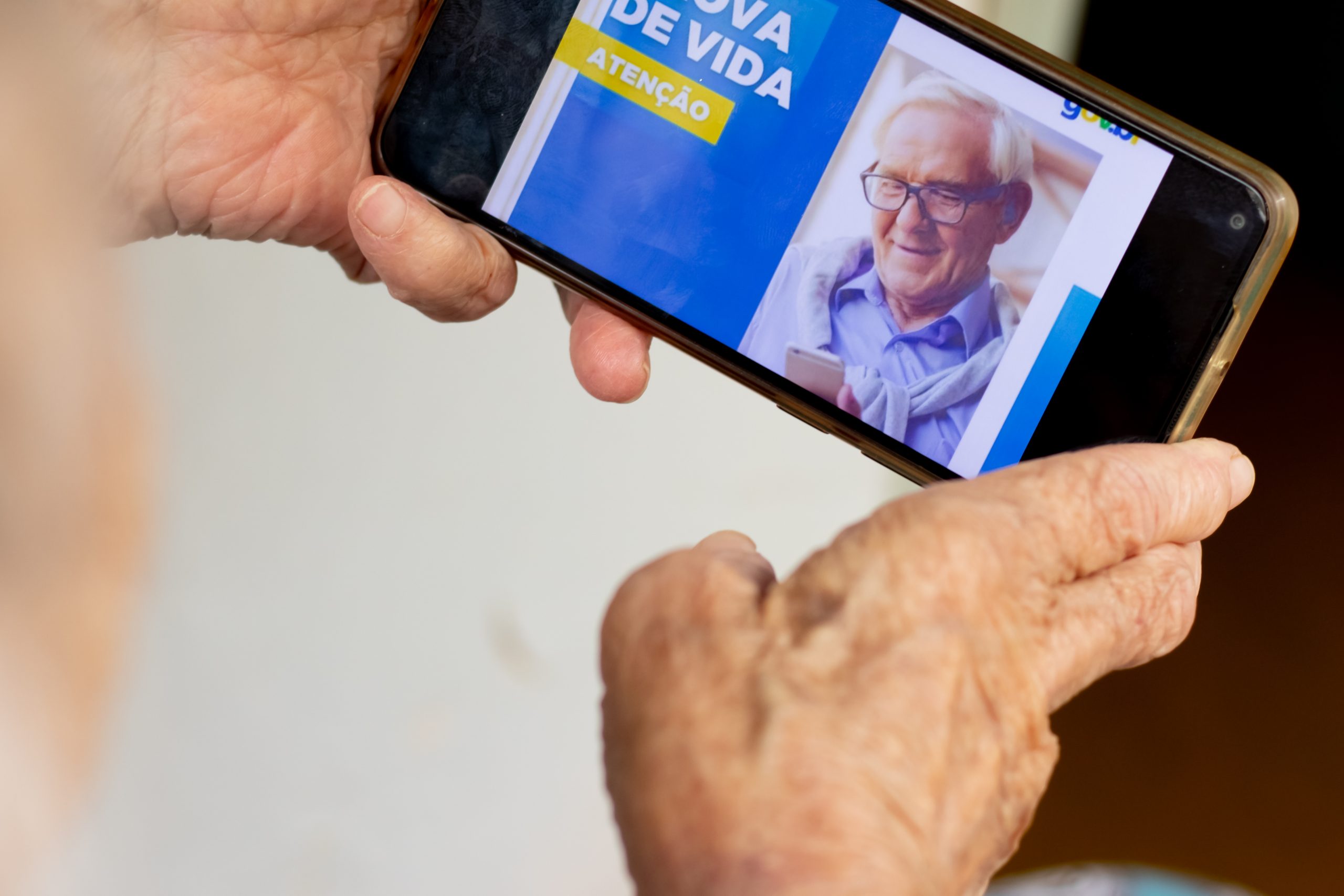 Se você é segurado do INSS, veja se tem obrigação de fazer a prova de vida este ano.