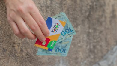 O Bolsa Família vai continuar a ser entregue em fevereiro. Veja quando começa.