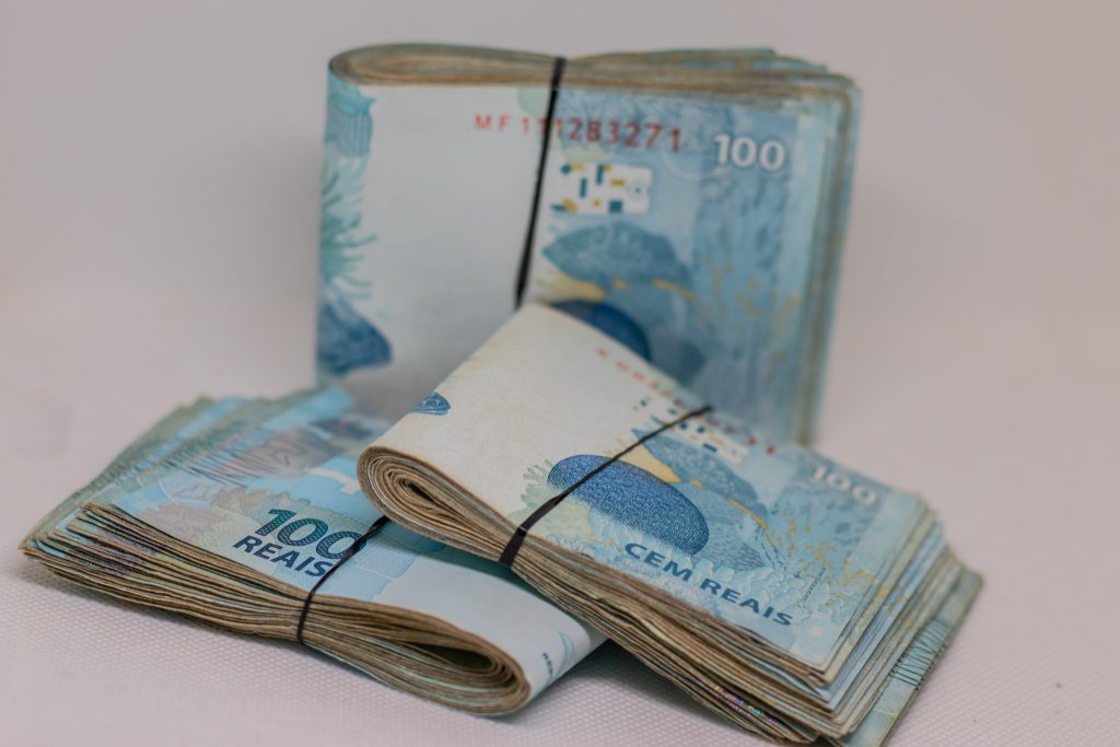 Salário mínimo vai para R$ 2.099 com projeto de lei aprovado recentemente