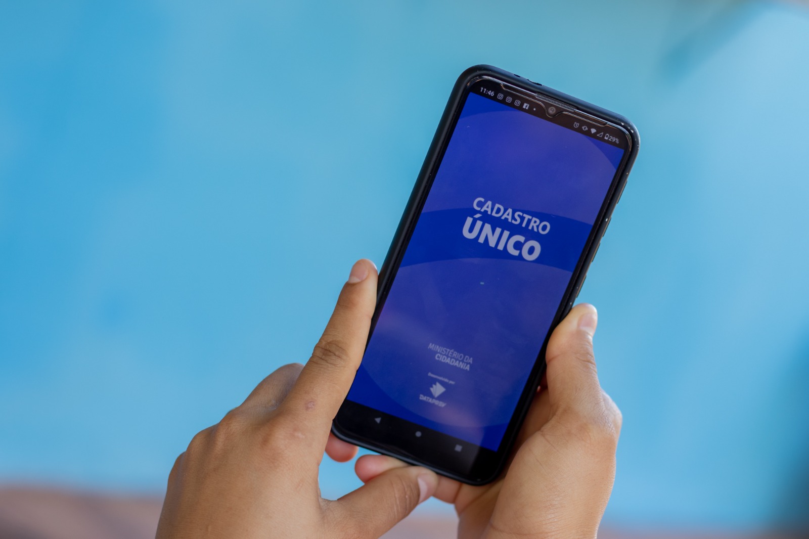 Tem inscrição no CadÚnico? Confira mensagem do governo sobre benefícios do sistema