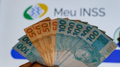 A partir deste mês, confira seu holerite: a contribuição do INSS vai aumentar.