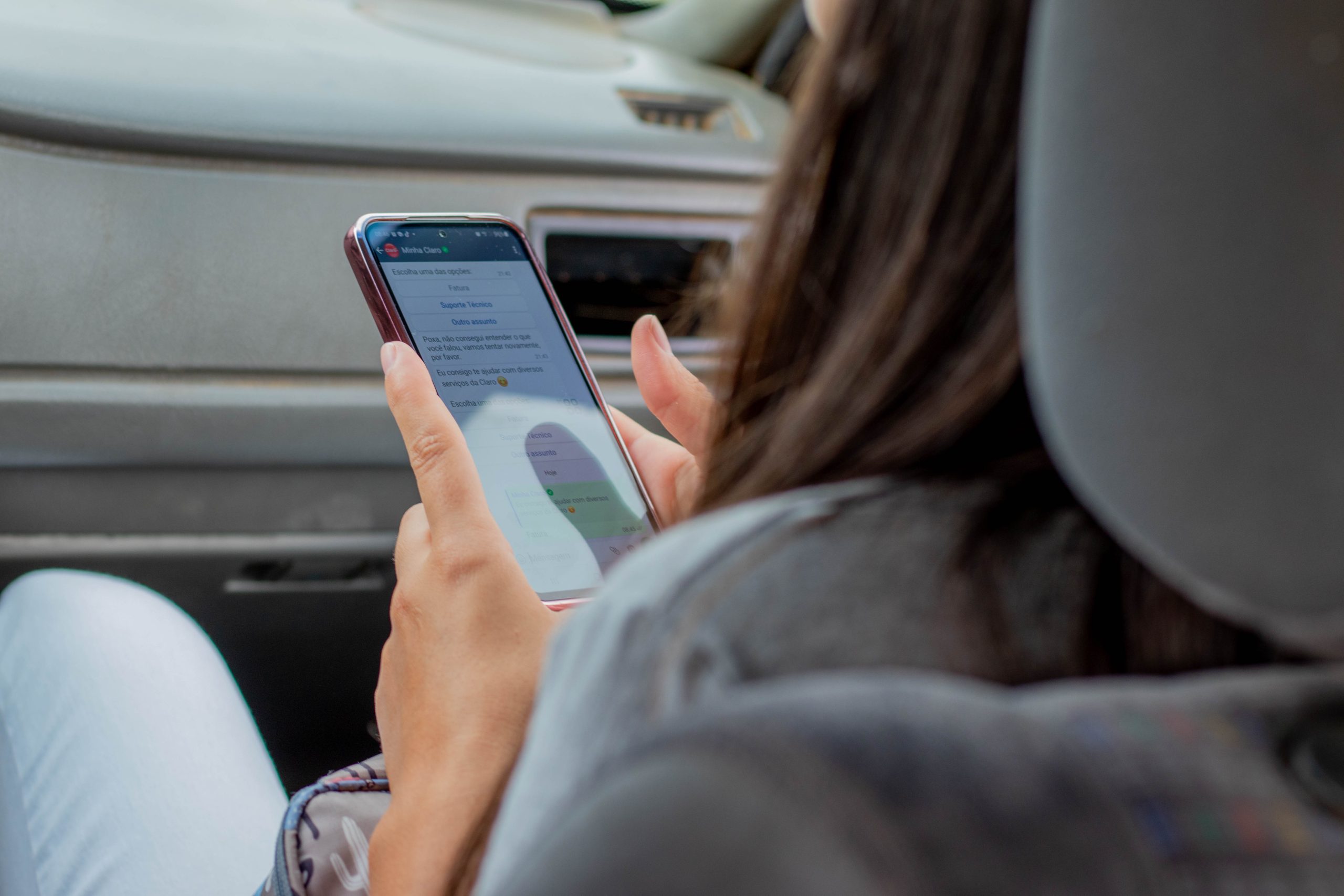 O MEC, mediante as polêmicas, explicou sobre o uso dos celulares nas escolas.