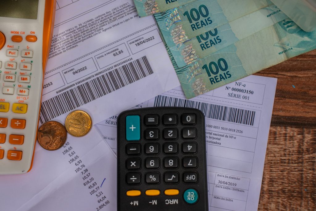 Agora SIM! Brasileiros que recebem até R$ 5 MIL vão pagar menos imposto com projeto de Lula