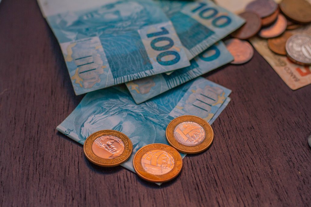Auxílio-nutrição APROVADO? Aposentados e pensionistas aguardam chegada de benefício
