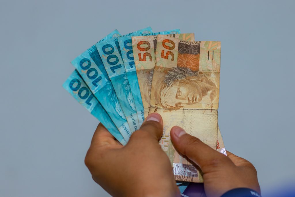 Benefício INCRÍVEL de R$ 2.224 pode se tornar realidade em abril