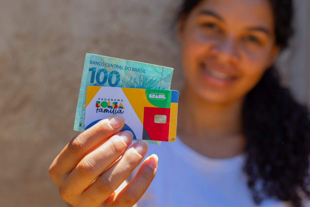 Bolsa Família e suas vantagens para o público feminino: veja todas oportunidades!