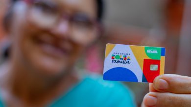 Hoje, os beneficiários com NIS final 4 recebem mais uma parcela do Bolsa Família.