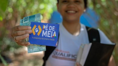 Se você vai receber o Pé-de-Meia, veja quando o pagamento cai na conta.