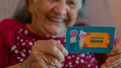 Carteira do Idoso 2025 libera benefícios que poucos conhecem — veja como garantir a sua