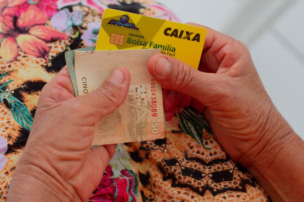 Confira todos adicionais de março do Bolsa Família e veja quando recebe