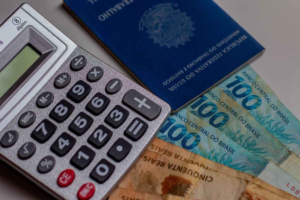 Se você é trabalhador em regime CLT, conheça o Crédito do Trabalhador e aproveite.