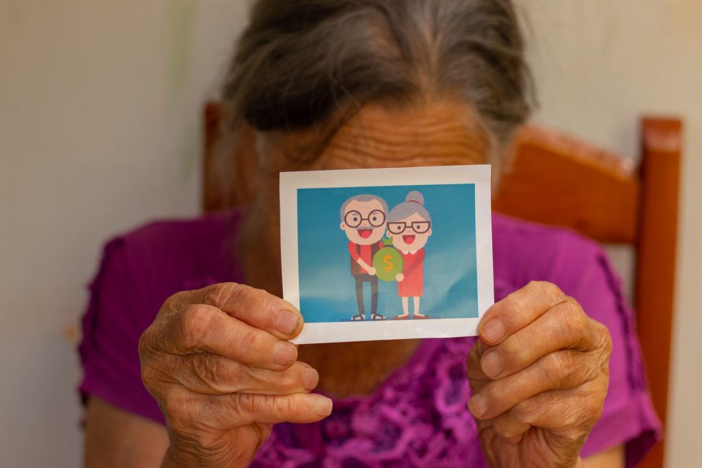 Já ouviu falar da Carteira do Idoso? Ela é seu passe para diversos benefícios.