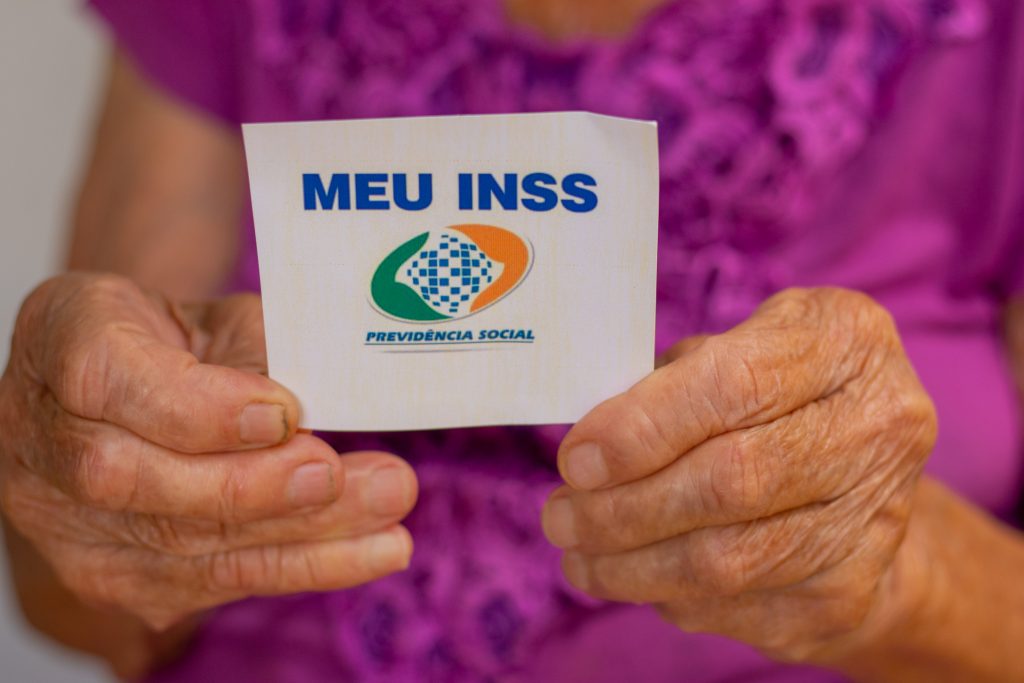 Neste ano, a antecipação do 13º salário do INSS depende apenas da aprovação do Orçamento.